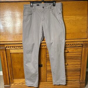7 Diamonds Men’s Light Gray Clifton Slim Straight Chino Pants Casual Modern